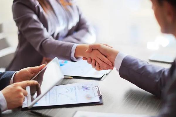 玻璃吸盤(pán)車(chē)工廠(chǎng)創(chuàng)新升級(jí)，引領(lǐng)行業(yè)新變革